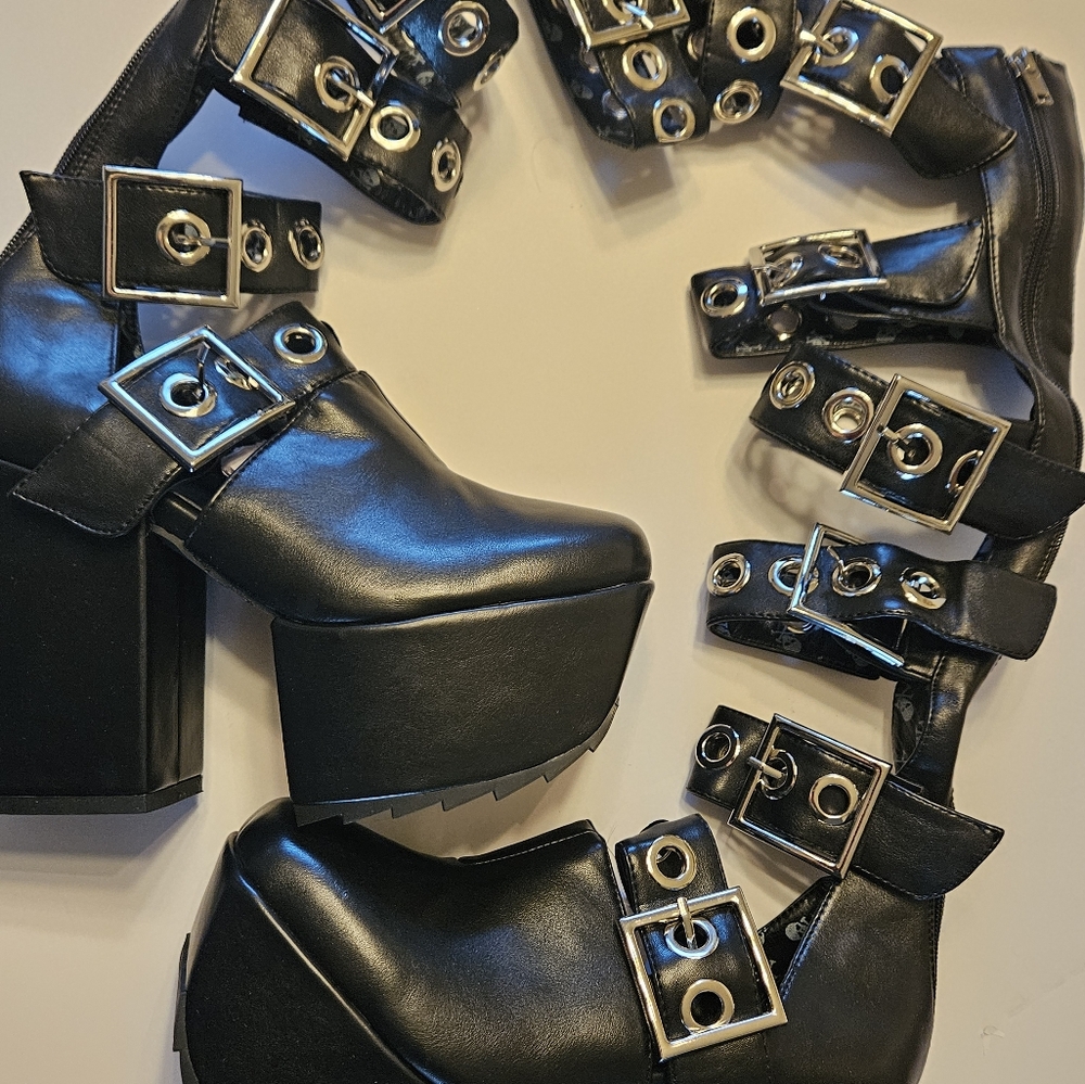Lamoda by Dolls Kill Black Barbarian Platform Knee-High Boots - Picture 3 of 8